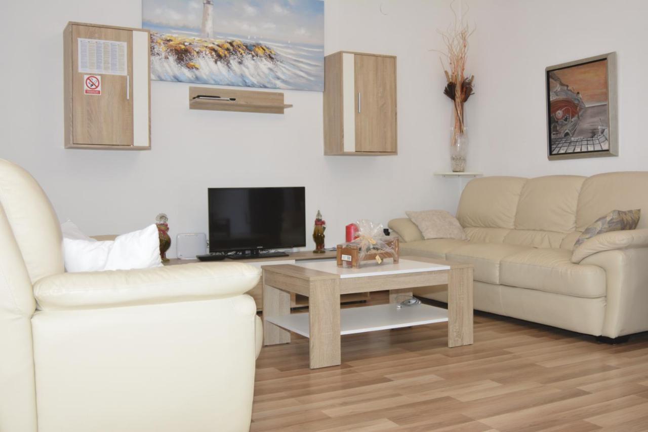 Apartment Lana Senj  Extérieur photo